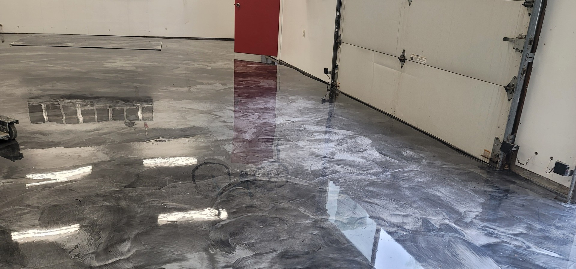 Metallic epoxy coating